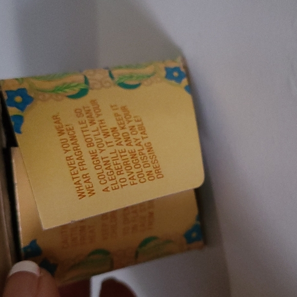 Avon Crystalier Field Flowers Cologne Decanter Original Packaging and Box!! - Picture 9 of 9